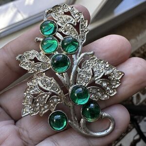 VTG PJC Brooch‎ Pin 2.5" Flower Grapes Green Crystal Jelly Belly Metal MCM